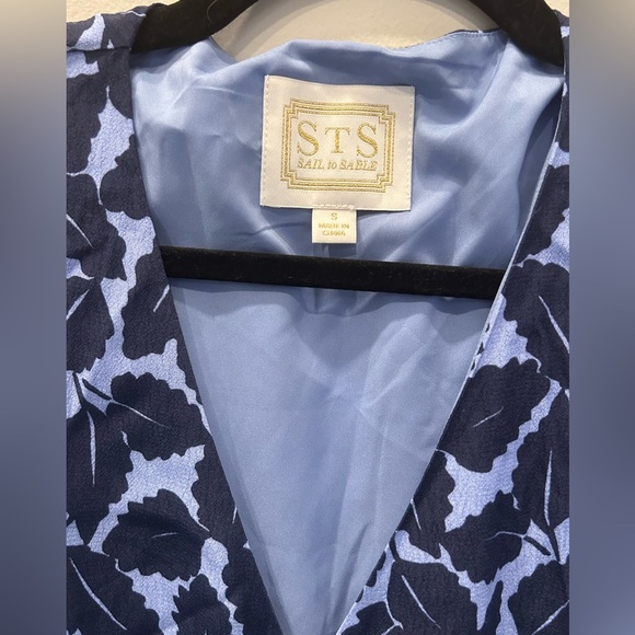 SAIL TO SABLE - ABSTRACT LEAF PRINT MIDI DRESS with CINCHED WAIST - Picture 4 of 5